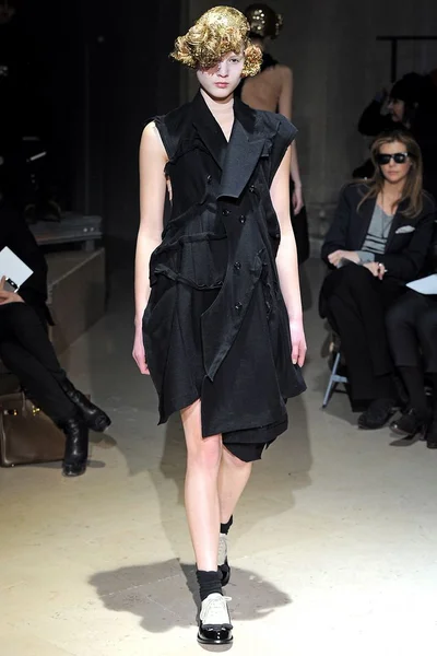 Look 32